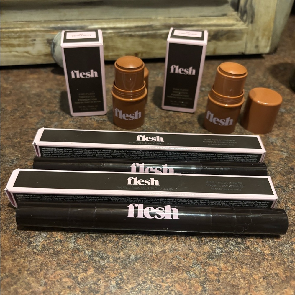 New Flesh Beauty Makeup Set foundation and concealer
